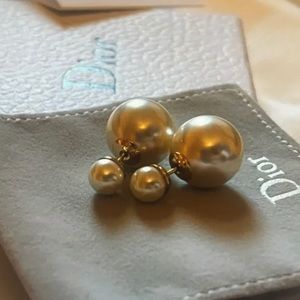 Dior Mise pearl Earrings